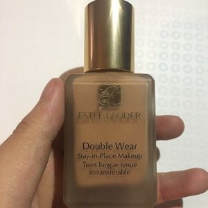 Estēe Lauder Double Wear Foundation